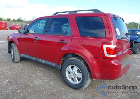 2011 Ford Escape Xlt z USA, uszkodzony, nr VIN 1FMCU0D75BKA48072